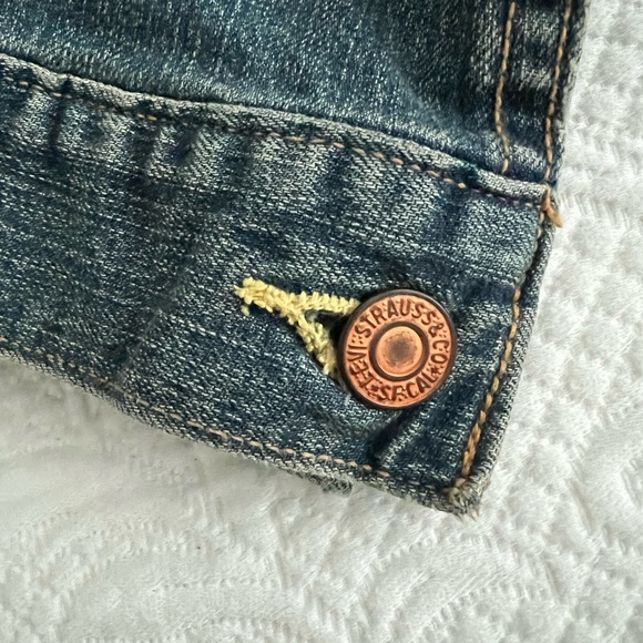 Levi Strauss Denim Jean Jacket - Picture 5 of 10